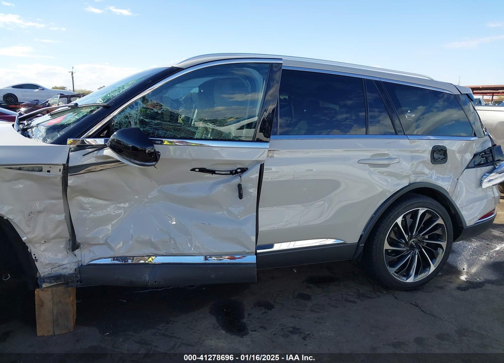 2023 LINCOLN AVIATOR RESERVE VIN: 5LM5J7WC0PGL14870