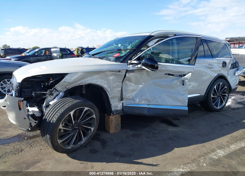2023 LINCOLN AVIATOR RESERVE VIN: 5LM5J7WC0PGL14870
