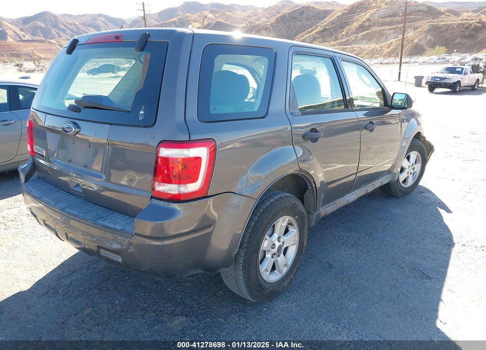 2011 FORD ESCAPE XLS VIN: 1FMCU0C75BKC30033
