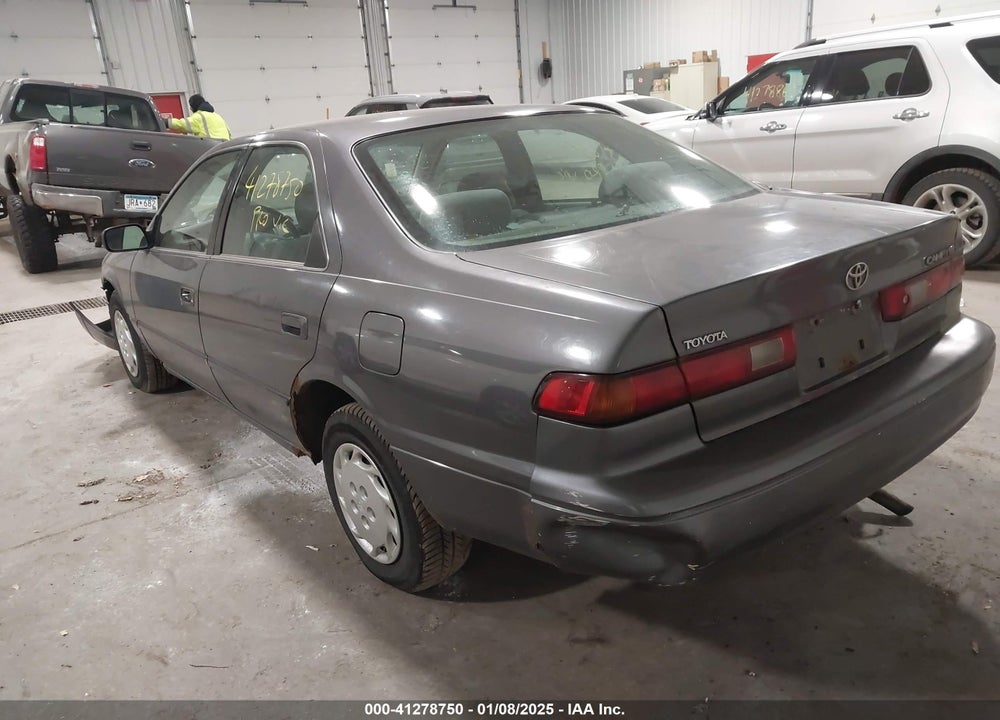 1997 TOYOTA CAMRY LE VIN: 4T1BG22K8VU084997