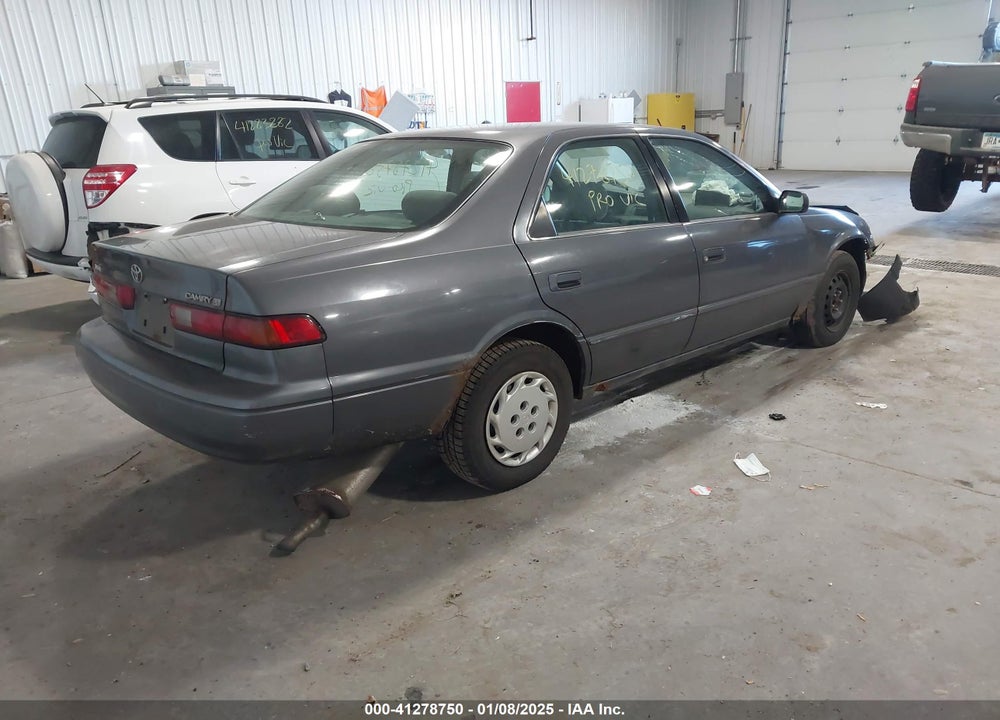 1997 TOYOTA CAMRY LE VIN: 4T1BG22K8VU084997