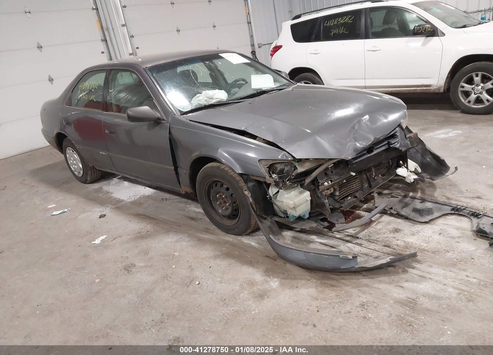 1997 TOYOTA CAMRY LE VIN: 4T1BG22K8VU084997