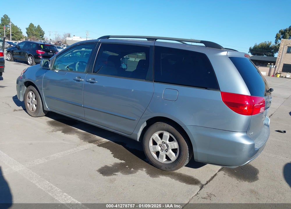 2004 TOYOTA SIENNA XLE VIN: 5TDZA22C04S074092