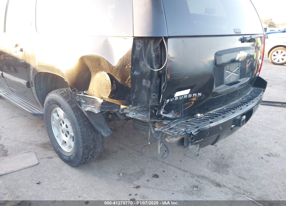 2007 CHEVROLET SUBURBAN 1500 LT VIN: 3GNFK16357G299865