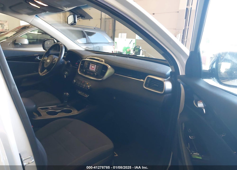 2016 KIA SORENTO 3.3L LX VIN: 5XYPGDA56GG166636