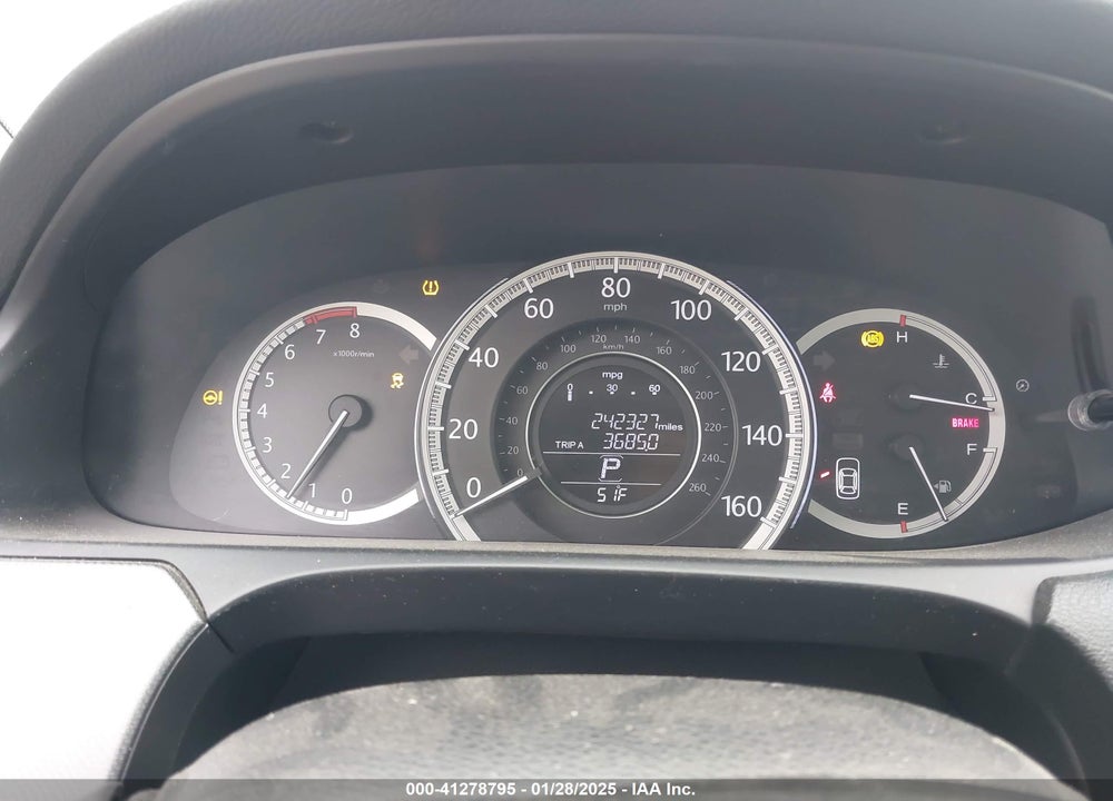 2013 HONDA ACCORD VIN: 1HGCR2F38DA120114