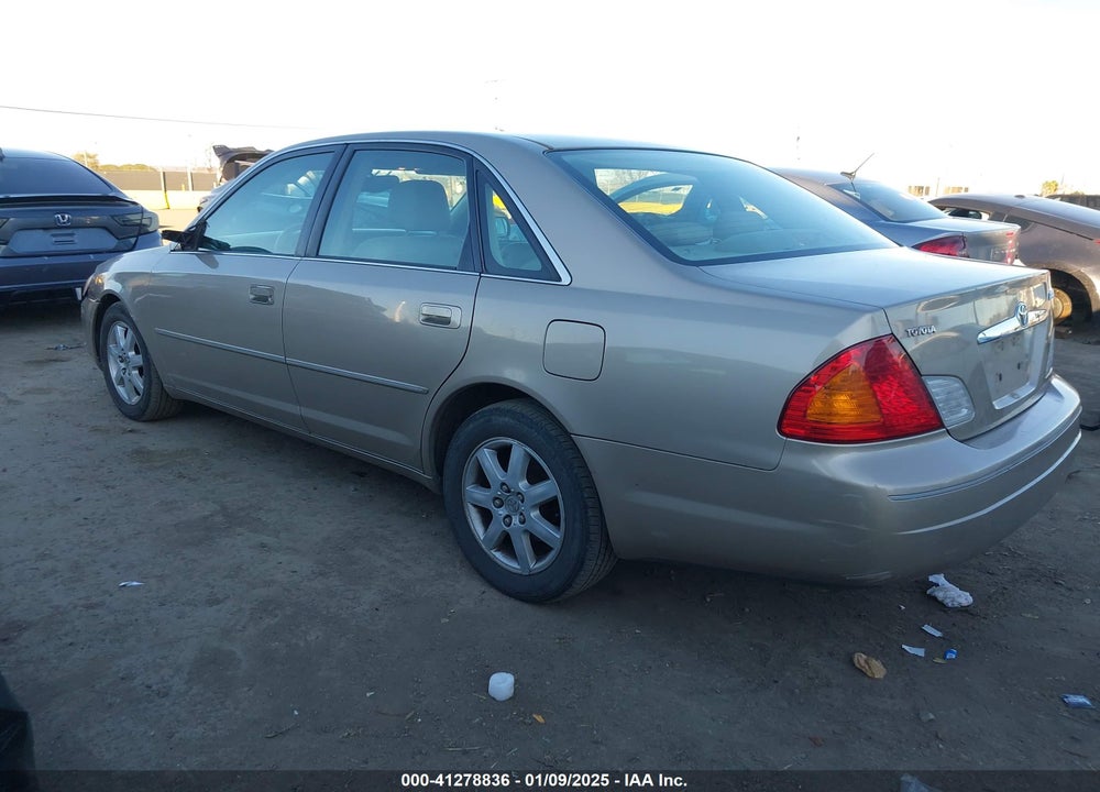 2000 TOYOTA AVALON XLS VIN: 4T1BF28B8YU050718