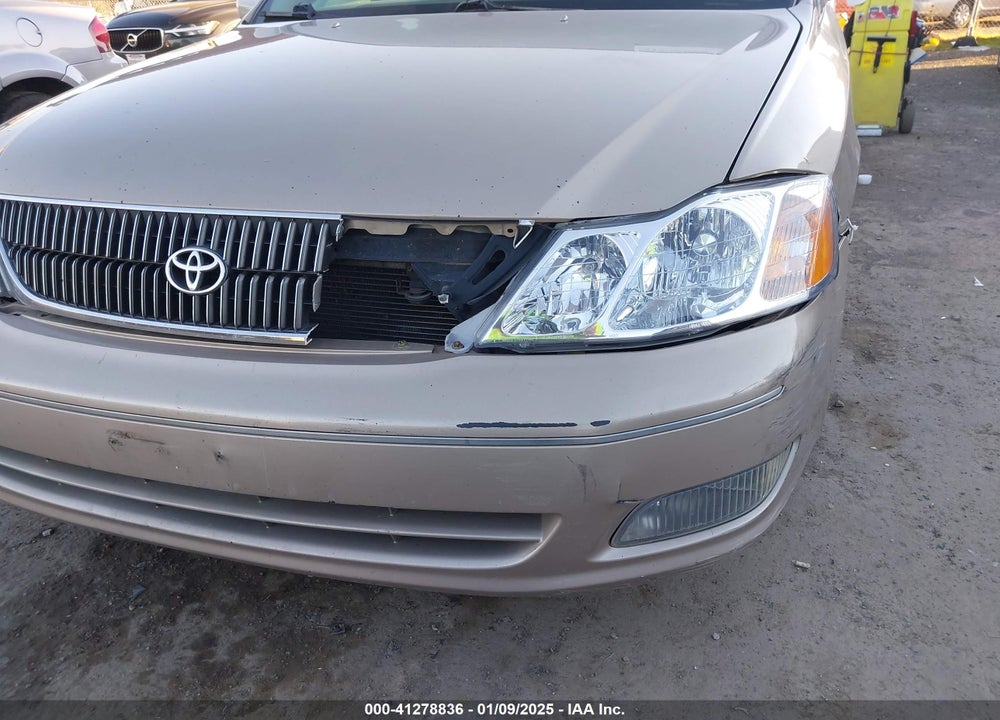 2000 TOYOTA AVALON XLS VIN: 4T1BF28B8YU050718