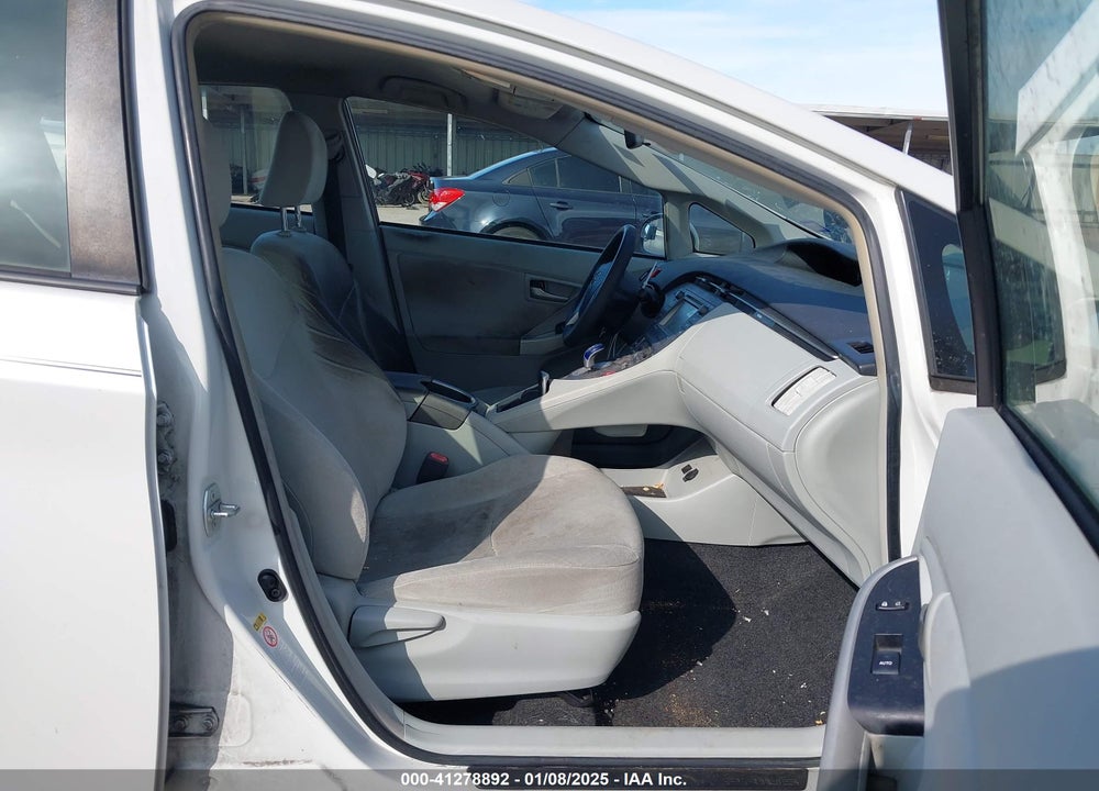 2014 TOYOTA PRIUS VIN: JTDKN3DU2E1833647