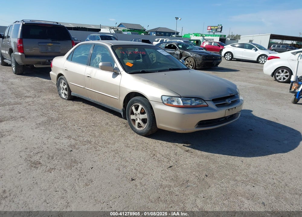 2000 HONDA ACCORD 2.3 SE VIN: 1HGCG6699YA064403