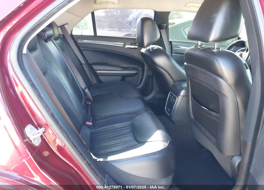 2021 CHRYSLER 300 TOURING L VIN: 2C3CCAAG1MH673438