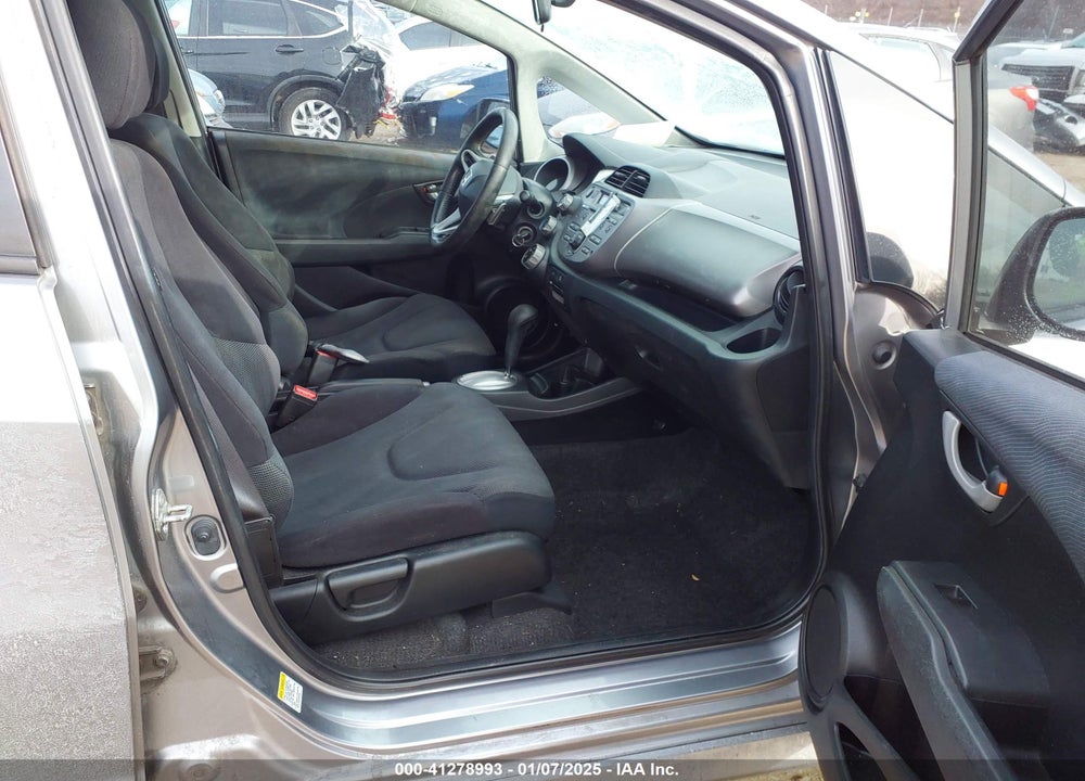 2009 HONDA FIT VIN: JHMGE88449S010505