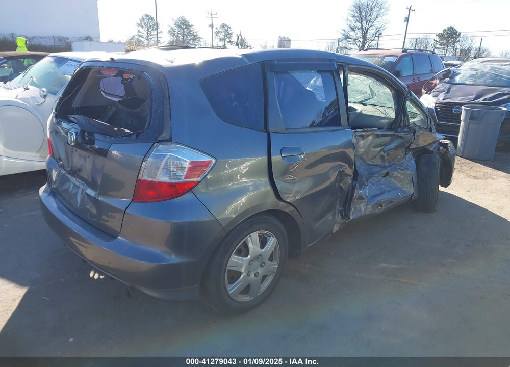 2012 HONDA FIT VIN: JHMGE8H31CC020966