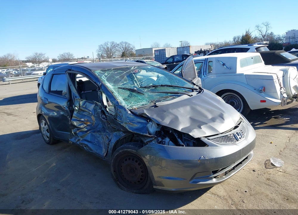 2012 HONDA FIT VIN: JHMGE8H31CC020966