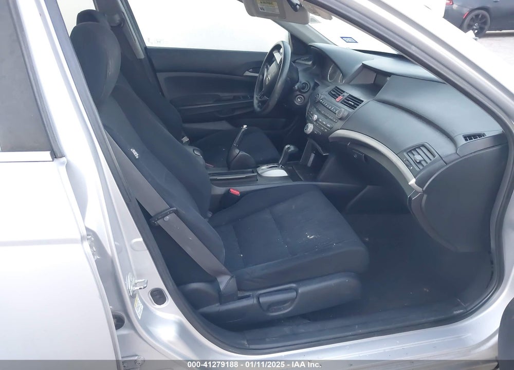2011 HONDA ACCORD VIN: 1HGCP2F40BA091283