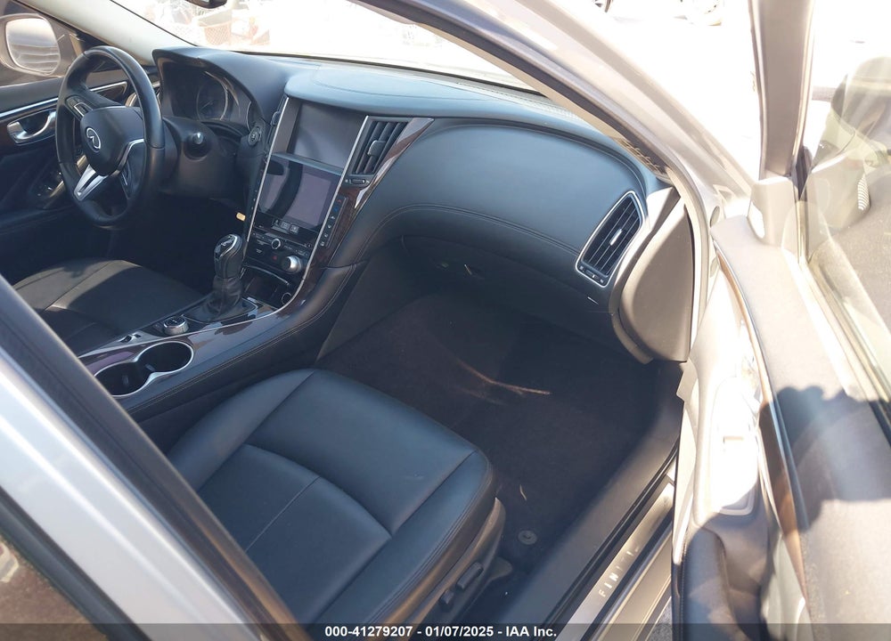 2018 INFINITI Q50 3.0T LUXE VIN: JN1EV7AR5JM611068