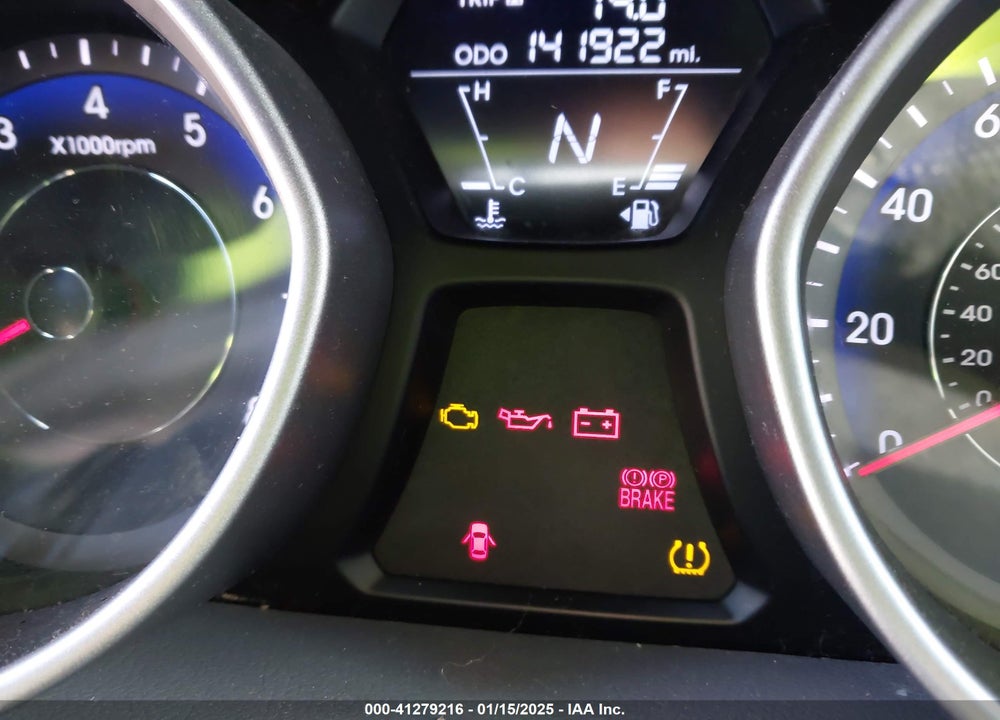 2013 HYUNDAI ELANTRA VIN: KMHDH4AE7DU009798