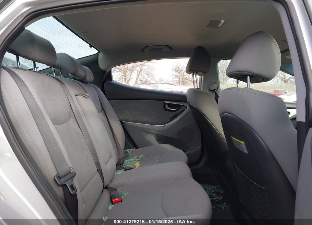 2013 HYUNDAI ELANTRA VIN: KMHDH4AE7DU009798