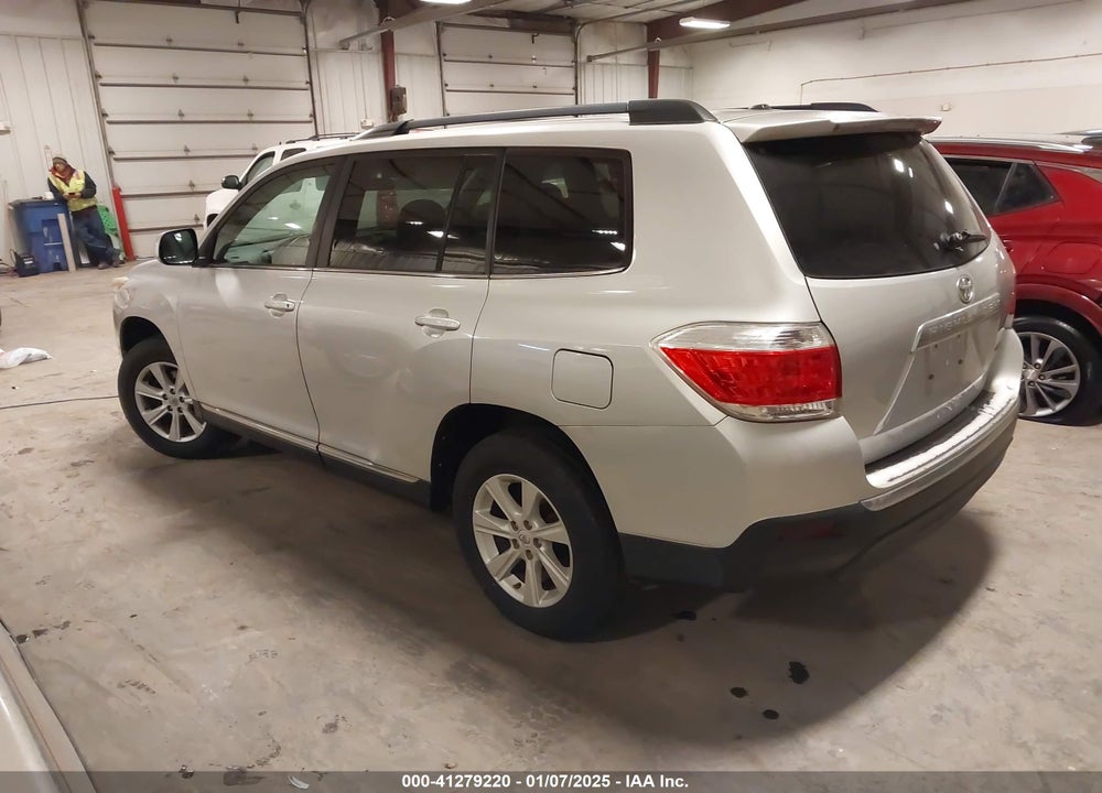2012 TOYOTA HIGHLANDER SE VIN: 5TDBK3EH8CS106720