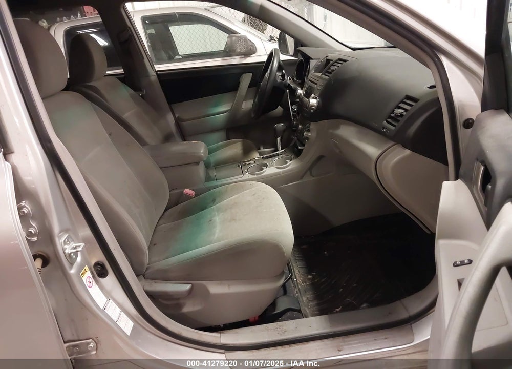 2012 TOYOTA HIGHLANDER SE VIN: 5TDBK3EH8CS106720