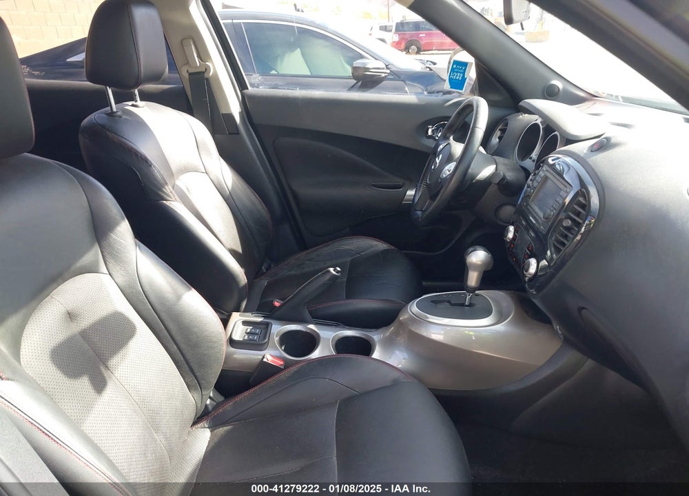 2011 NISSAN JUKE SL VIN: JN8AF5MR0BT008422