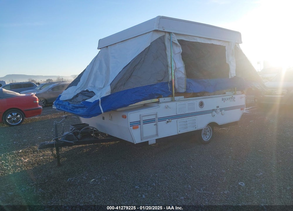 2000 FOREST RIVER ROCKWOOD FREEDOM 161 VIN: 4X4CFM415YD153882