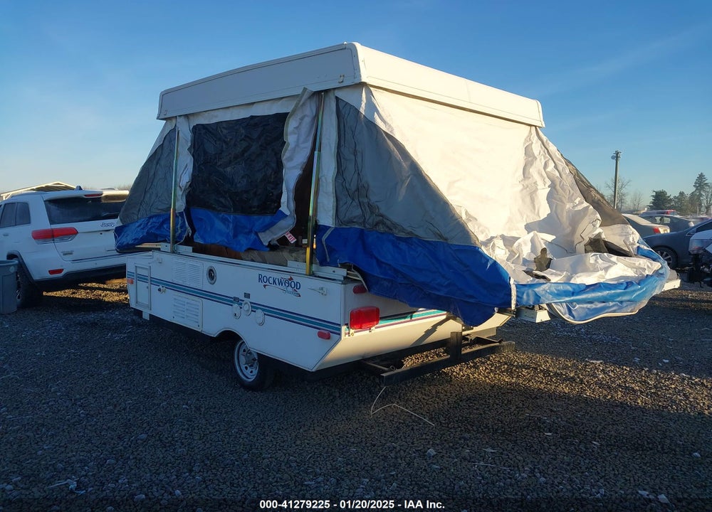 2000 FOREST RIVER ROCKWOOD FREEDOM 161 VIN: 4X4CFM415YD153882