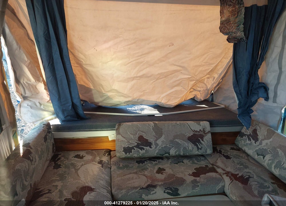 2000 FOREST RIVER ROCKWOOD FREEDOM 161 VIN: 4X4CFM415YD153882