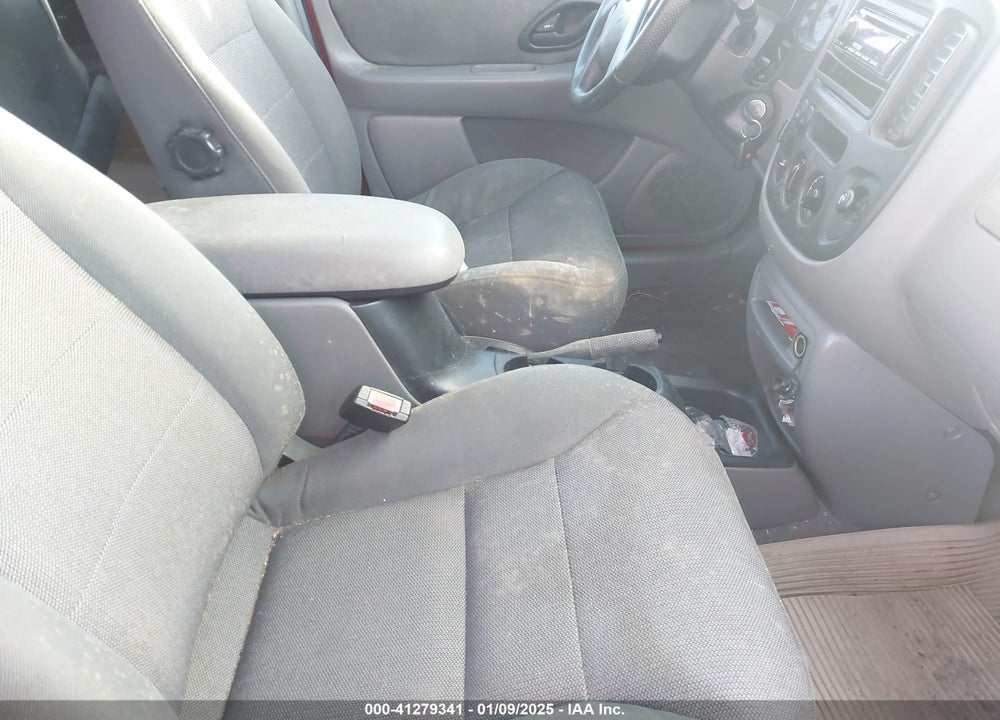 2001 FORD ESCAPE XLT VIN: 1FMYU04121KB28672