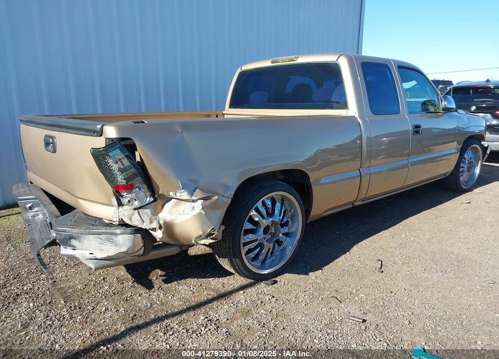 2001 CHEVROLET SILVERADO 1500 LS VIN: 2GCEC19V111172397