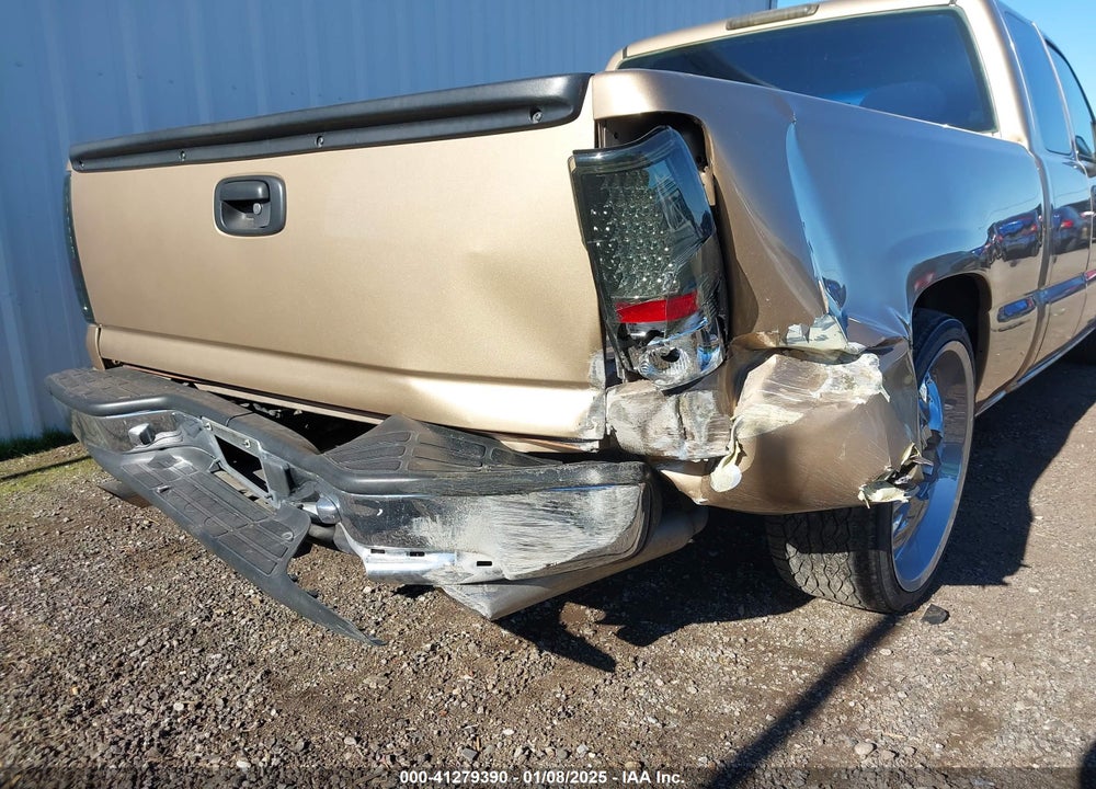 2001 CHEVROLET SILVERADO 1500 LS VIN: 2GCEC19V111172397