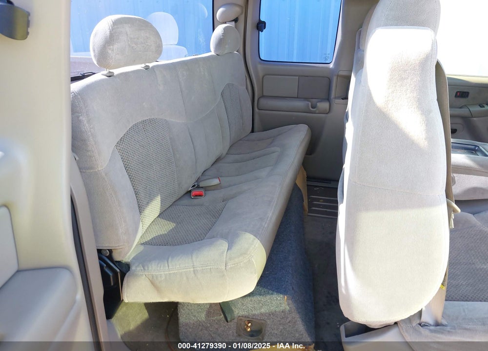 2001 CHEVROLET SILVERADO 1500 LS VIN: 2GCEC19V111172397