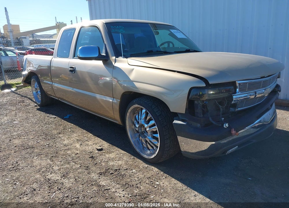 2001 CHEVROLET SILVERADO 1500 LS VIN: 2GCEC19V111172397