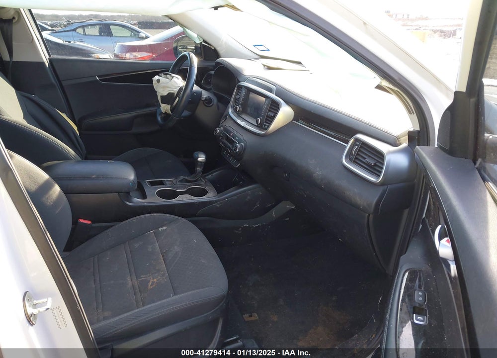 2020 KIA SORENTO VIN: 5XYPG4A59LG661617
