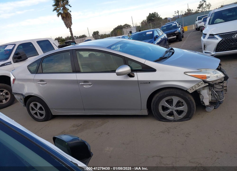 2015 TOYOTA PRIUS TWO VIN: JTDKN3DU8F0439528