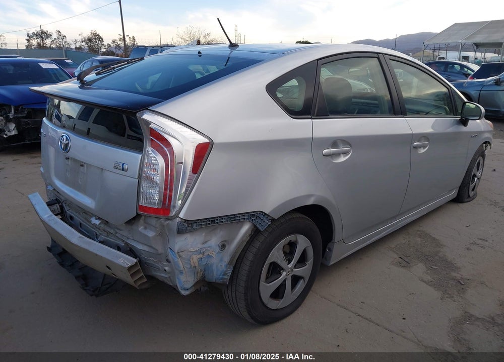 2015 TOYOTA PRIUS TWO VIN: JTDKN3DU8F0439528