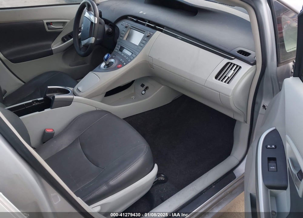 2015 TOYOTA PRIUS TWO VIN: JTDKN3DU8F0439528