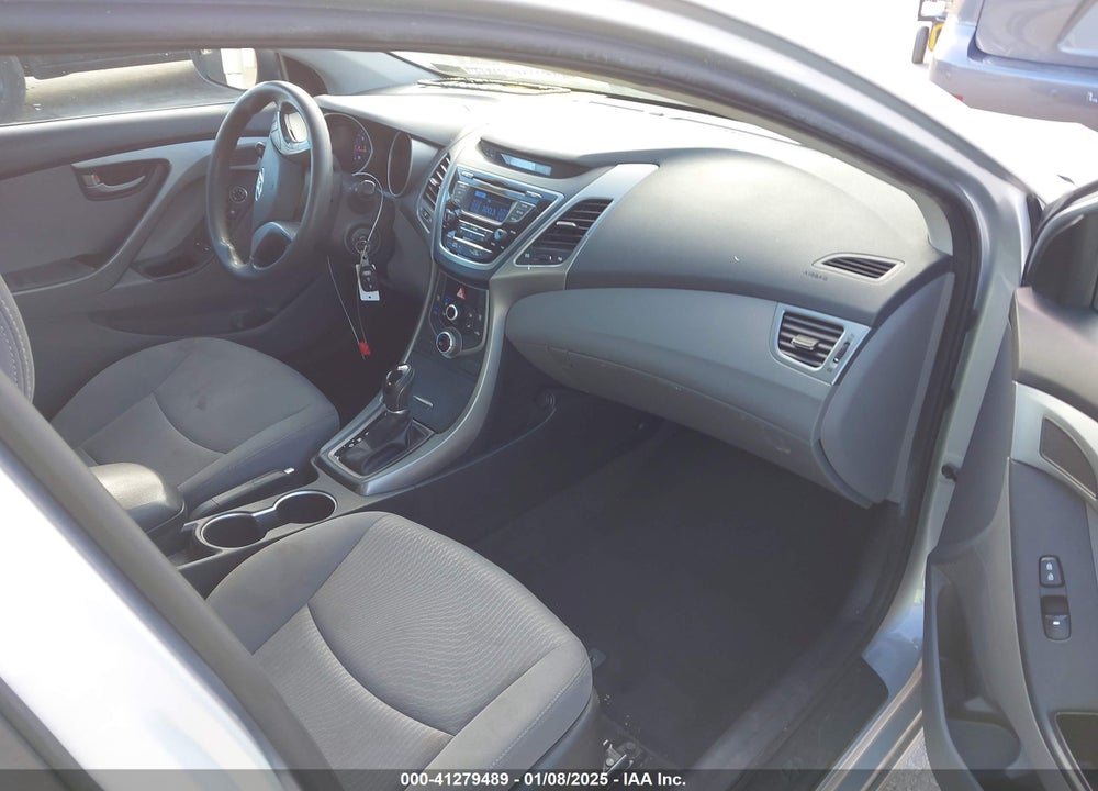 2015 HYUNDAI ELANTRA VIN: KMHDH4AE9FU329935