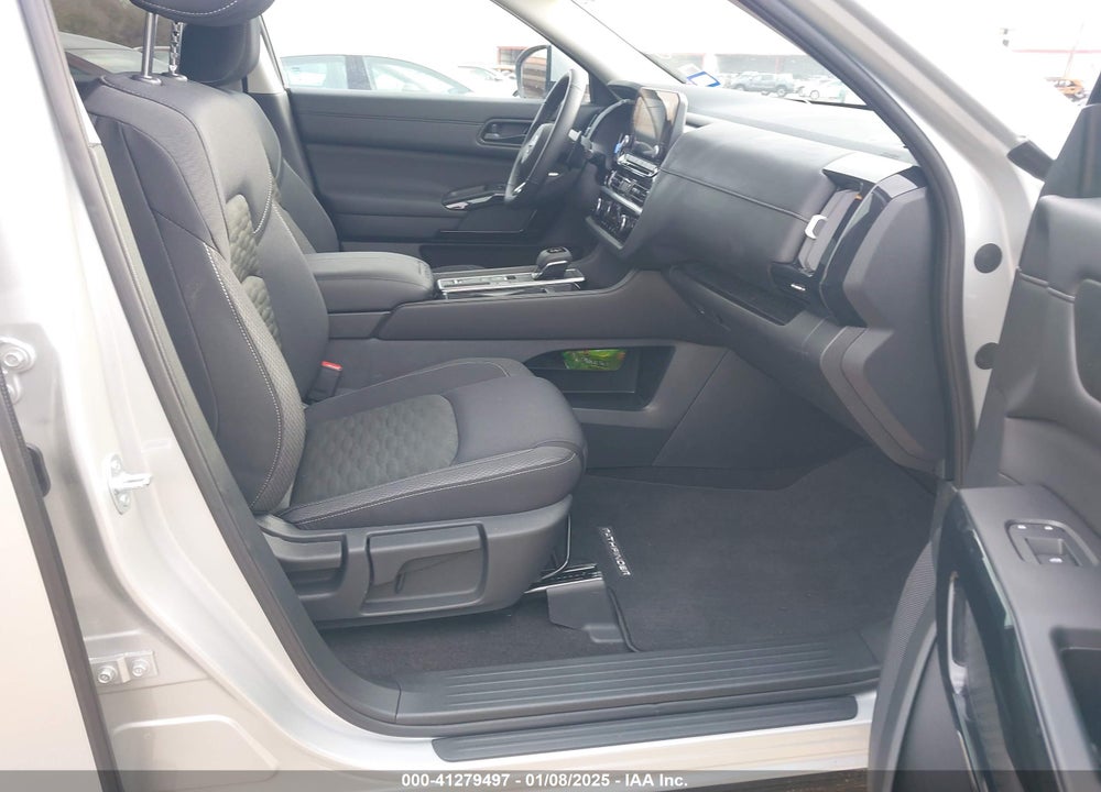 2025 NISSAN PATHFINDER SV FWD VIN: 5N1DR3BA4SC210628