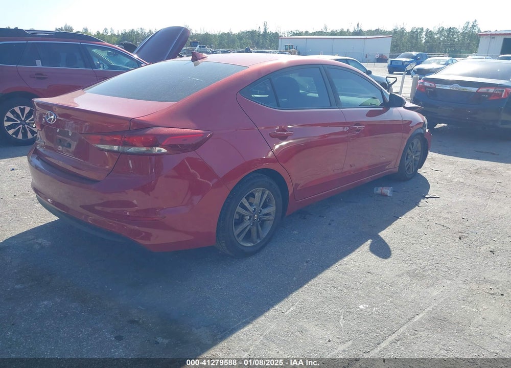 2018 HYUNDAI ELANTRA VIN: 5NPD84LF6JH303600