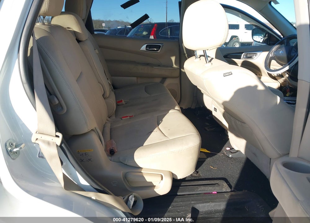 2017 NISSAN PATHFINDER SV VIN: 5N1DR2MM0HC688698