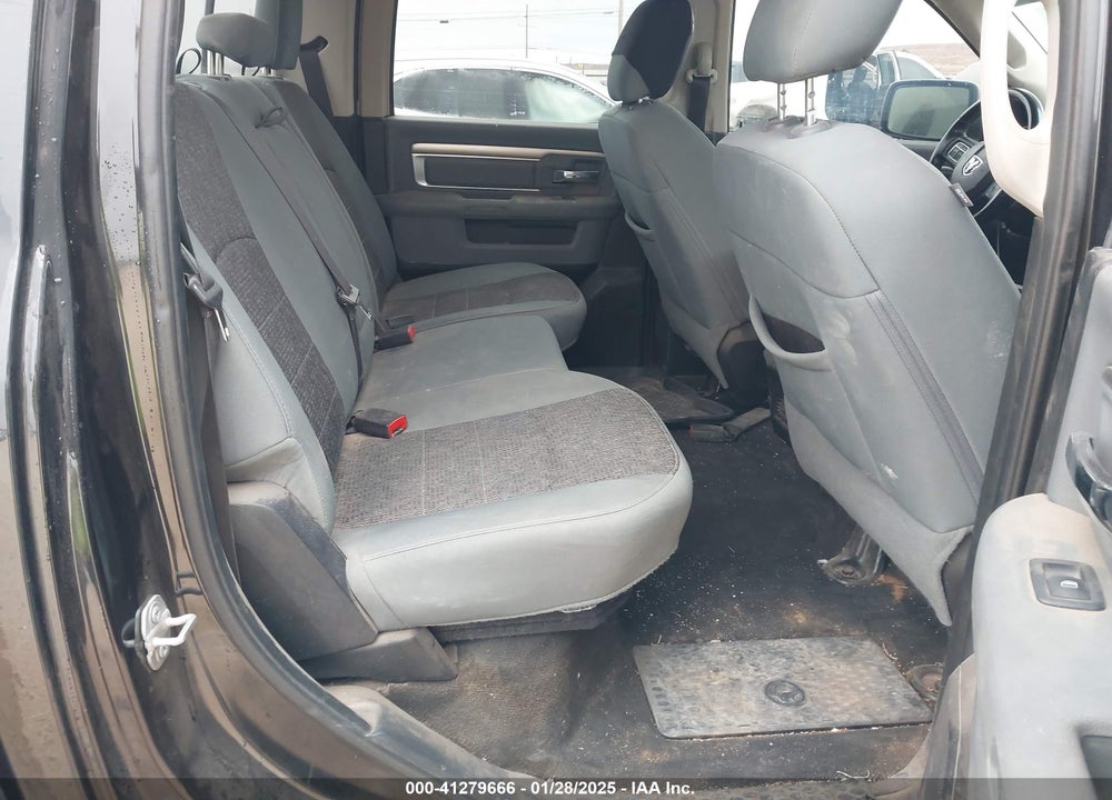 2017 RAM 1500 VIN: 1C6RR6TT2HS735401