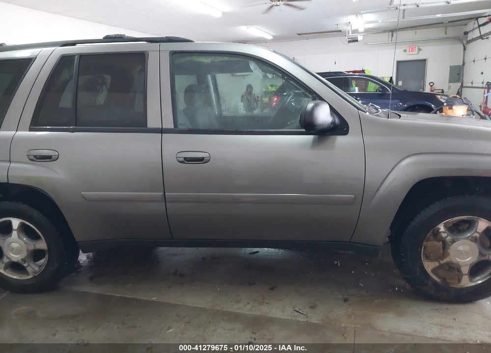 2008 CHEVROLET TRAILBLAZER LT VIN: 1GNDS13S182221113