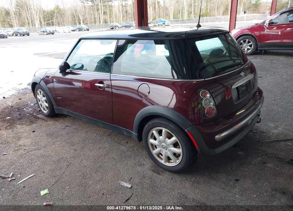 2003 MINI COOPER VIN: WMWRC33473TC39868
