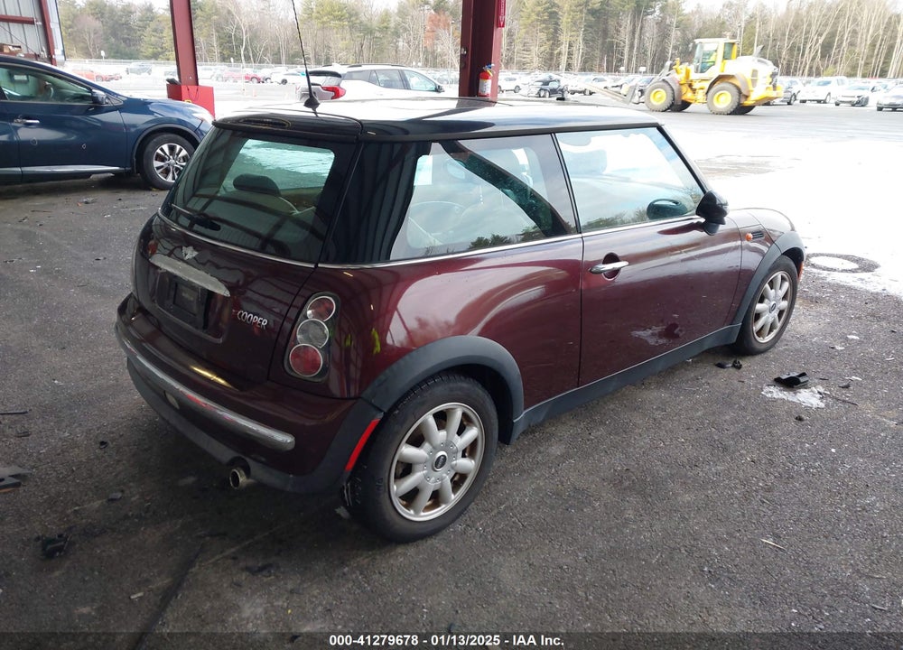 2003 MINI COOPER VIN: WMWRC33473TC39868