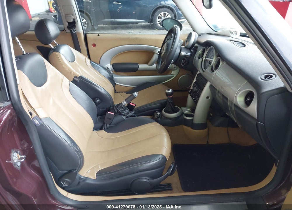 2003 MINI COOPER VIN: WMWRC33473TC39868