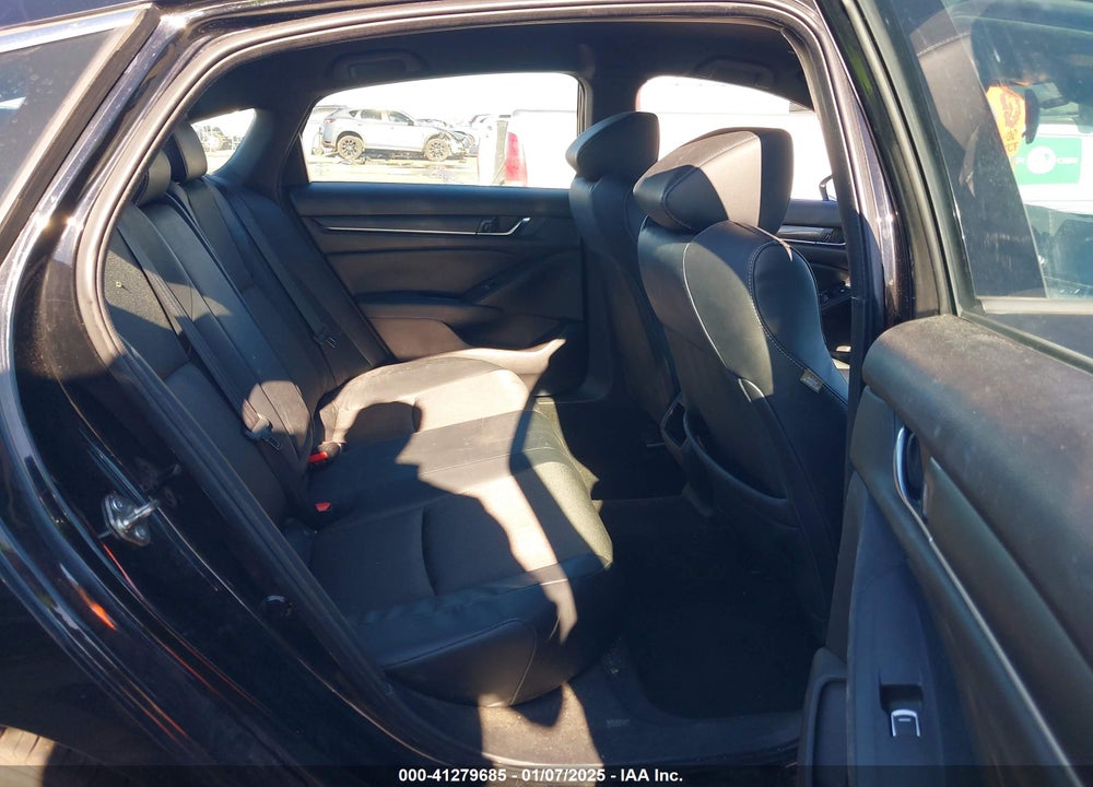 2018 HONDA ACCORD VIN: 1HGCV1F37JA160878