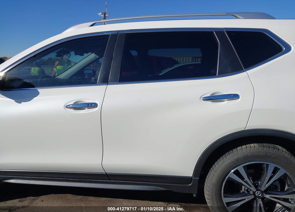 2020 NISSAN ROGUE SV FWD VIN: JN8AT2MT6LW037684