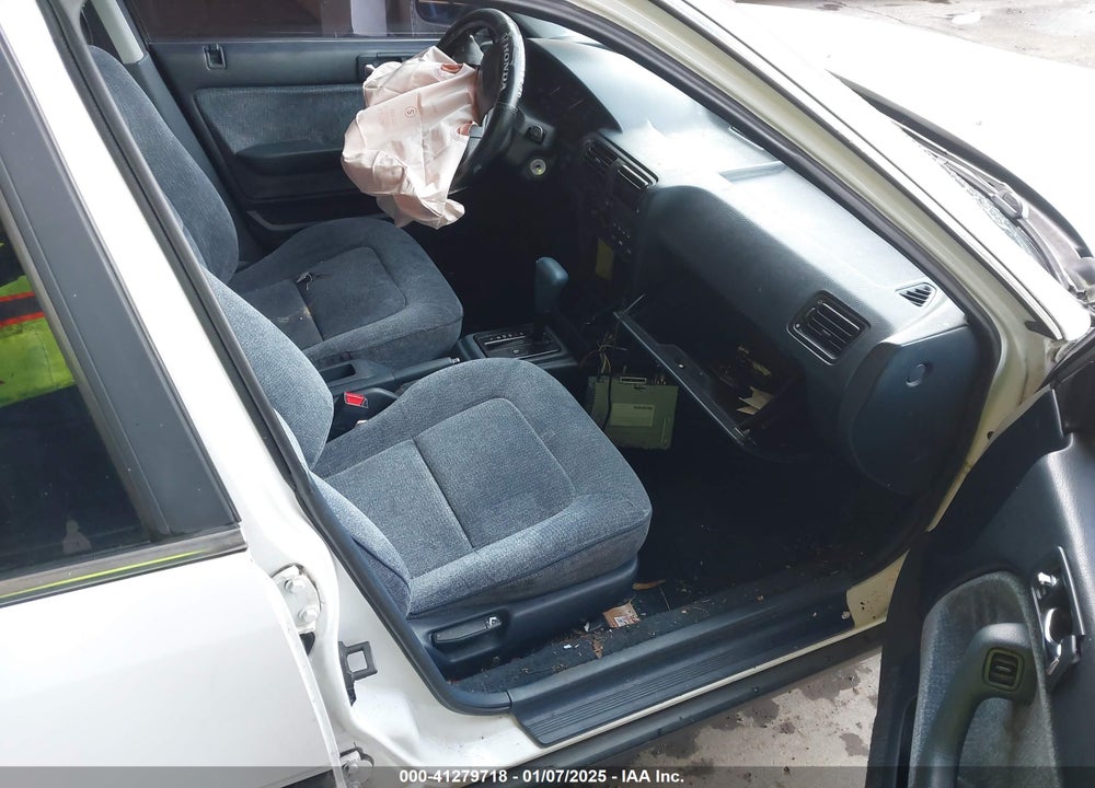 1992 HONDA ACCORD EX VIN: 1HGCB7678NA117624
