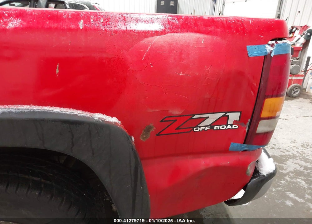 2002 CHEVROLET SILVERADO 1500 LS VIN: 2GCEK19T321221361